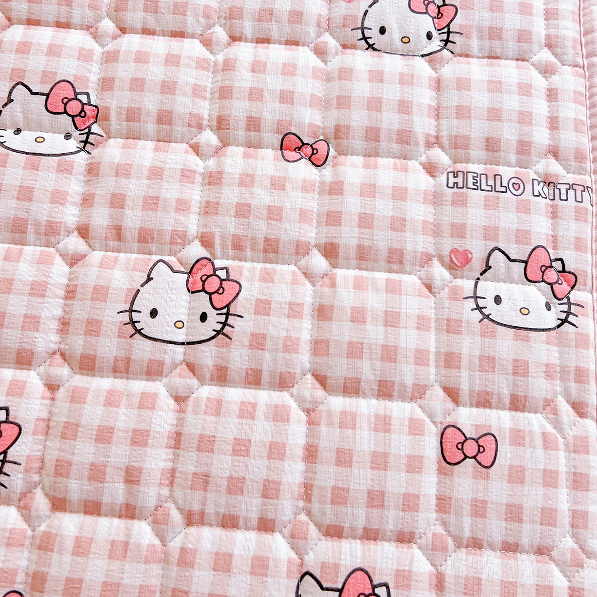 91家纺网 家纺一手货源 找家纺 星禾优选 2025新款三丽鸥云感双层纱夹棉床笠系列 床笠款-胡须粉kt