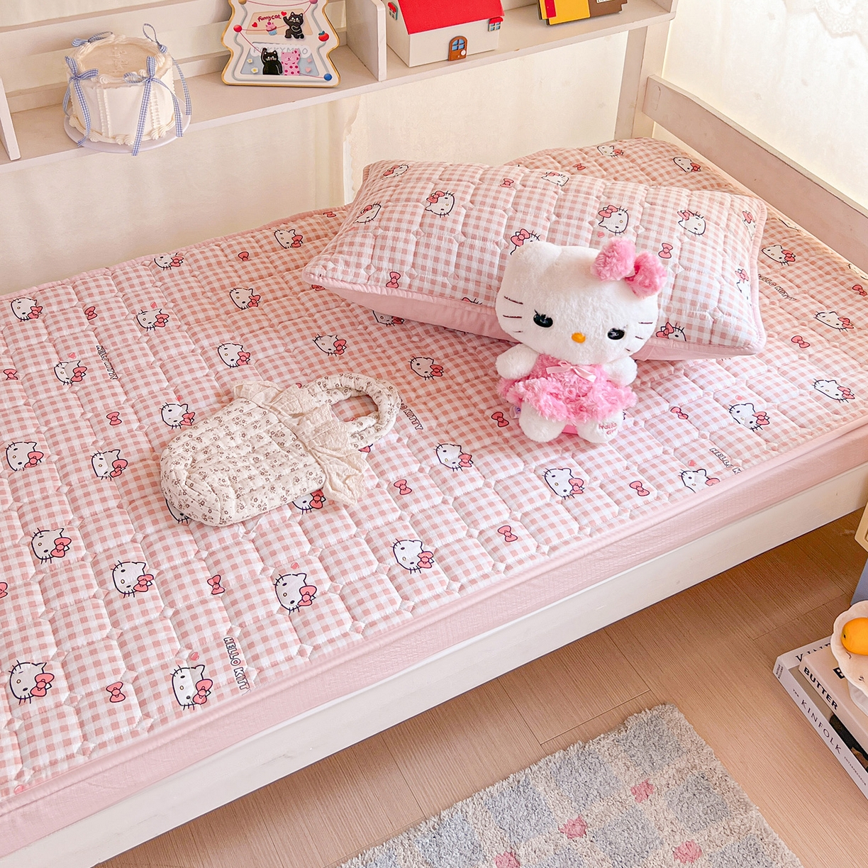 91家纺网 家纺一手货源 找家纺 星禾优选 2025新款三丽鸥云感双层纱夹棉床笠系列 床笠款-胡须粉kt