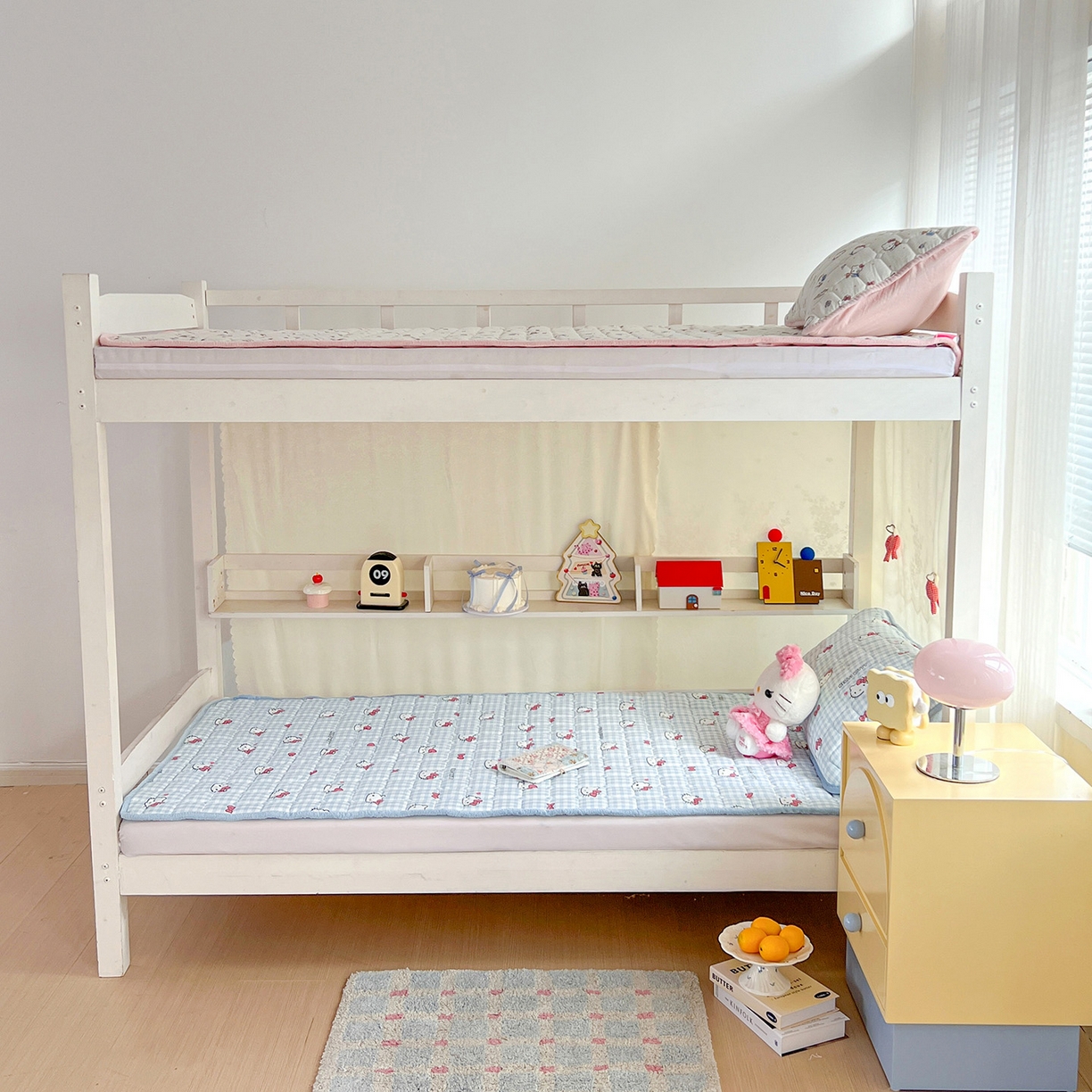 91家纺网 家纺一手货源 找家纺 星禾优选 2025新款三丽鸥云感双层纱牛奶绒夹棉床垫平铺款 平铺款-胡须蓝kt