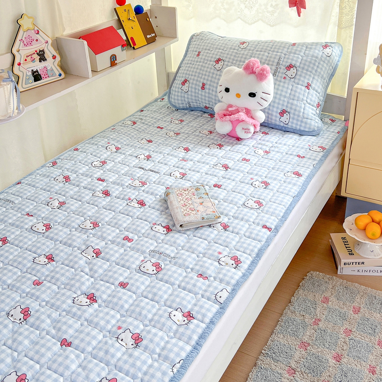 91家纺网 家纺一手货源 找家纺 星禾优选 2025新款三丽鸥云感双层纱牛奶绒夹棉床垫平铺款 平铺款-胡须蓝kt