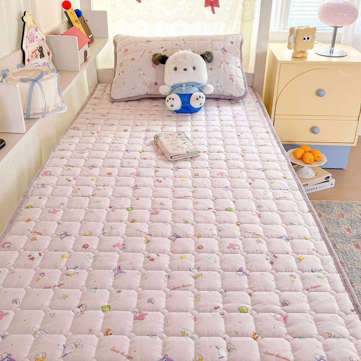 91家纺网 家纺一手货源 找家纺 星禾优选 2025新款三丽鸥云感双层纱牛奶绒夹棉床垫平铺款 平铺款-丽鸥星球