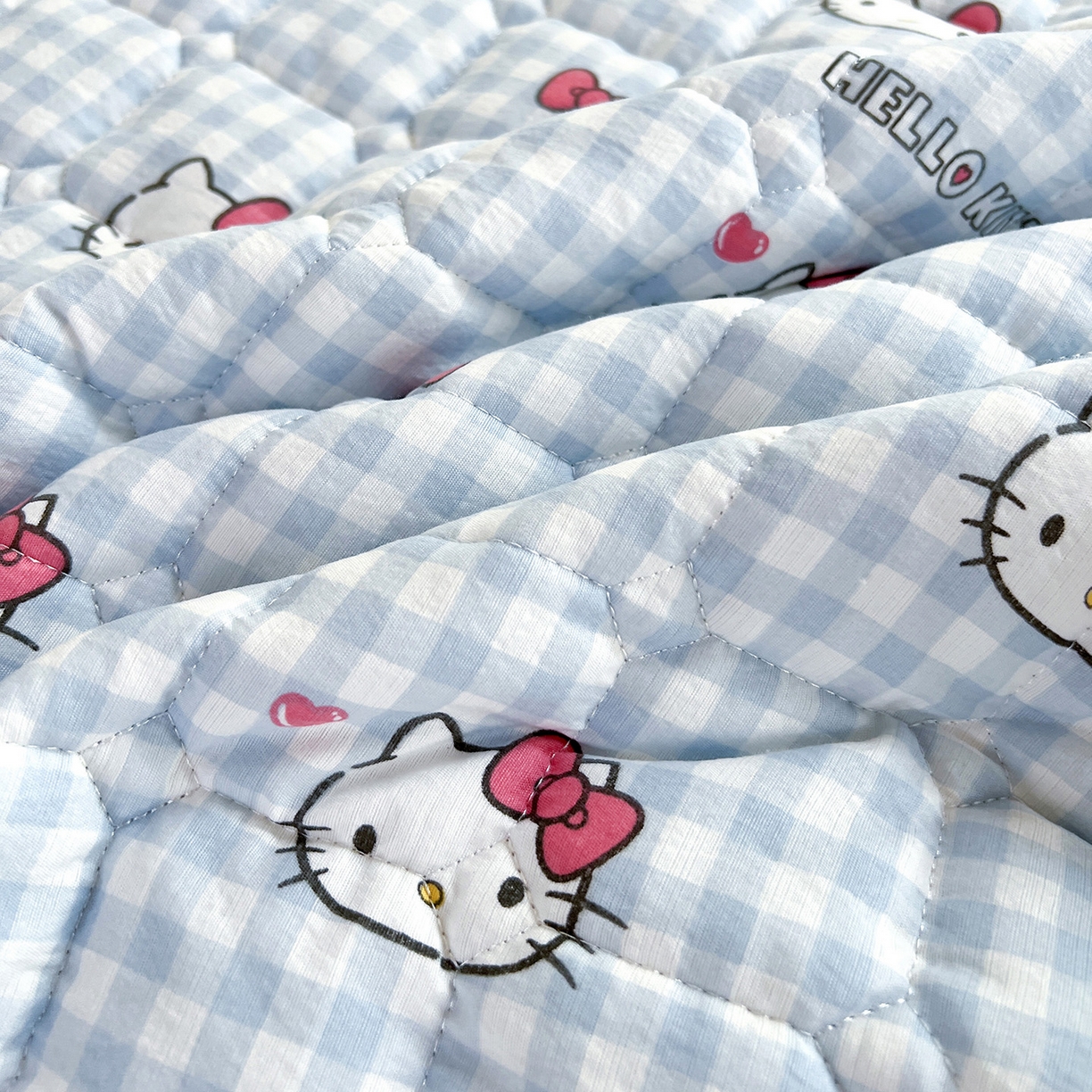 91家纺网 家纺一手货源 找家纺 星禾优选 2025新款三丽鸥云感双层纱牛奶绒夹棉床垫平铺款 平铺款-胡须蓝kt