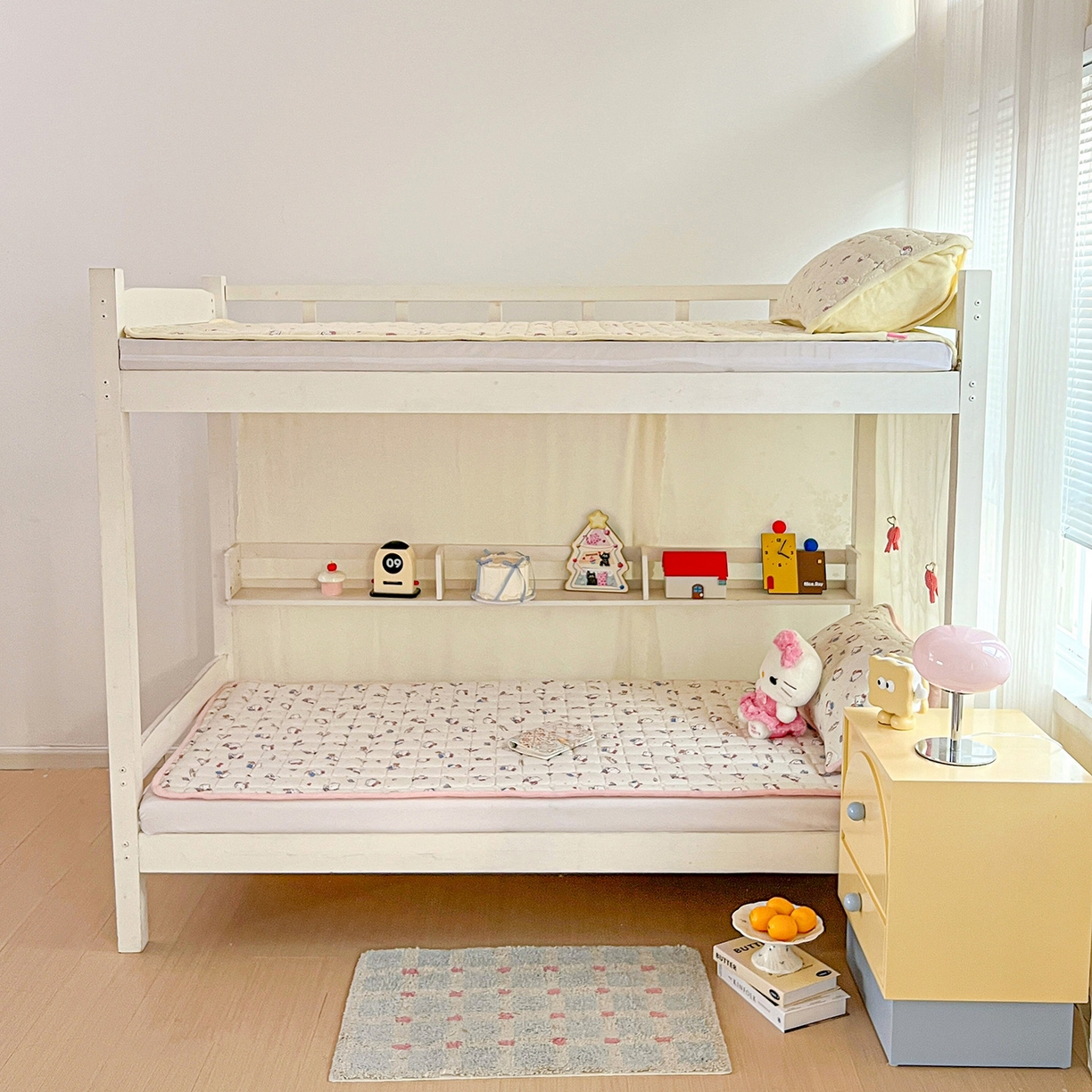 91家纺网 家纺一手货源 找家纺 星禾优选 2025新款三丽鸥云感双层纱牛奶绒夹棉床垫平铺款 平铺款-凯蒂与熊