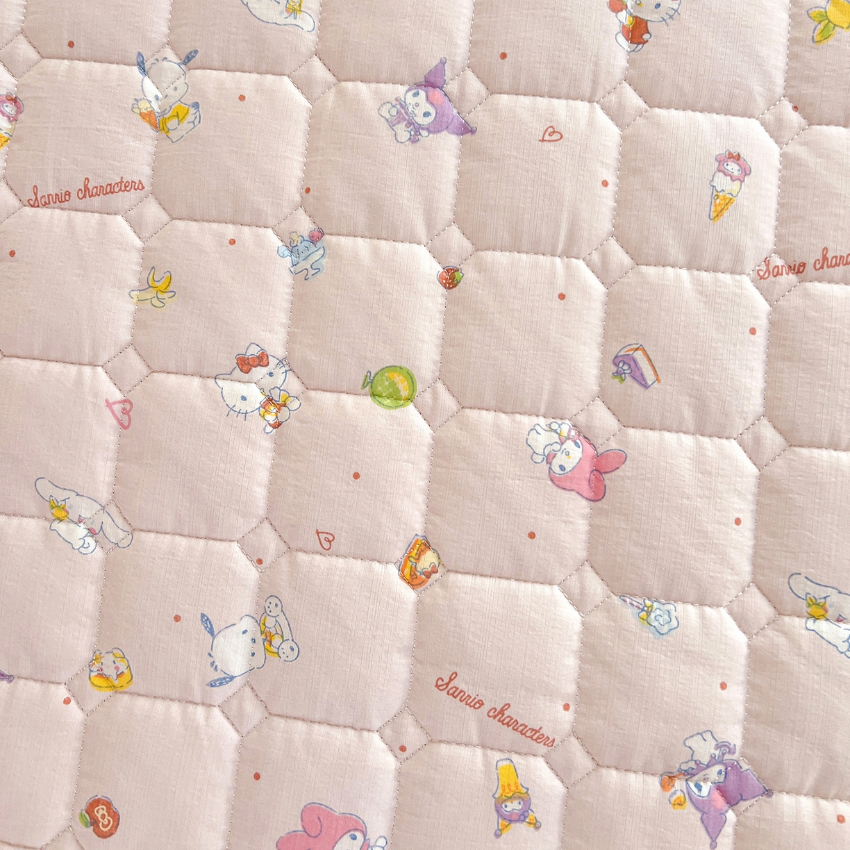 91家纺网 家纺一手货源 找家纺 星禾优选 2025新款三丽鸥云感双层纱牛奶绒夹棉床垫平铺款 平铺款-丽鸥星球