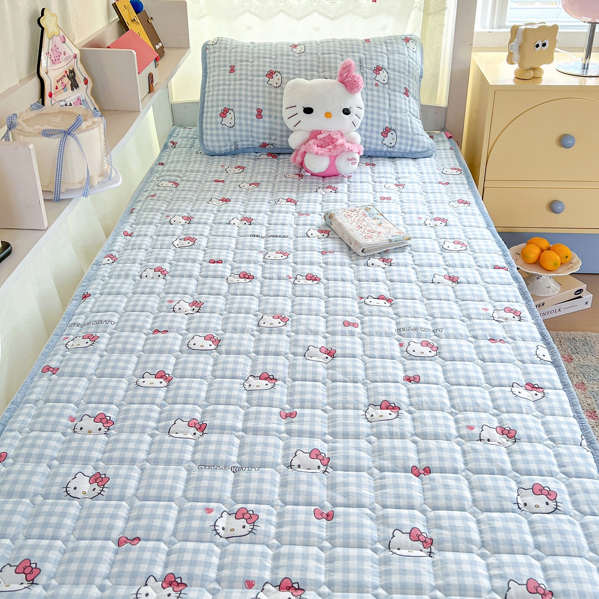 91家纺网 家纺一手货源 找家纺 星禾优选 2025新款三丽鸥云感双层纱牛奶绒夹棉床垫平铺款 平铺款-胡须蓝kt