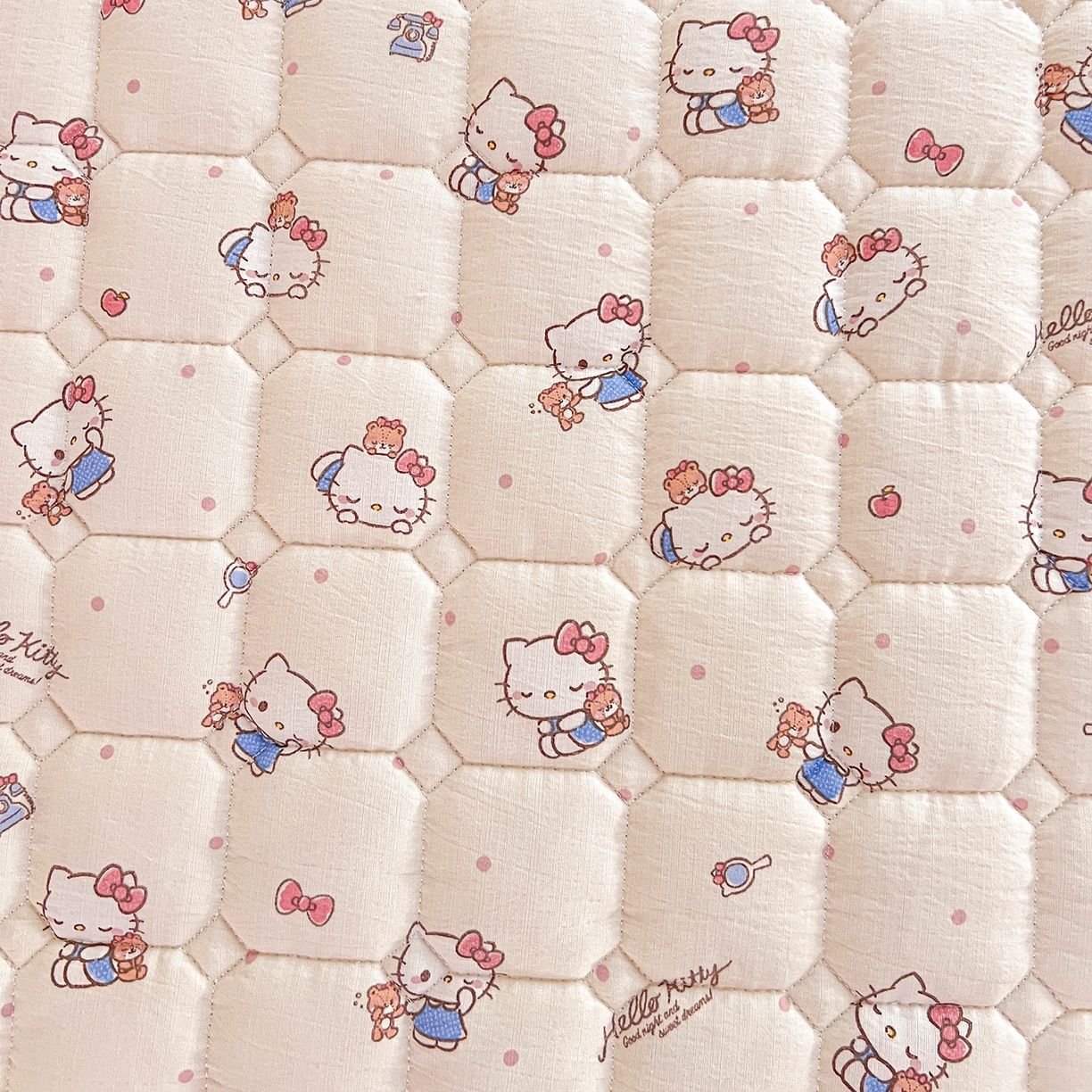 91家纺网 家纺一手货源 找家纺 星禾优选 2025新款三丽鸥云感双层纱牛奶绒夹棉床垫平铺款 平铺款-凯蒂与熊