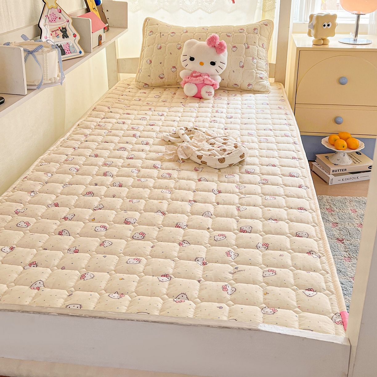 91家纺网 家纺一手货源 找家纺 星禾优选 2025新款三丽鸥云感双层纱夹棉床笠系列 床笠款-彩带凯蒂