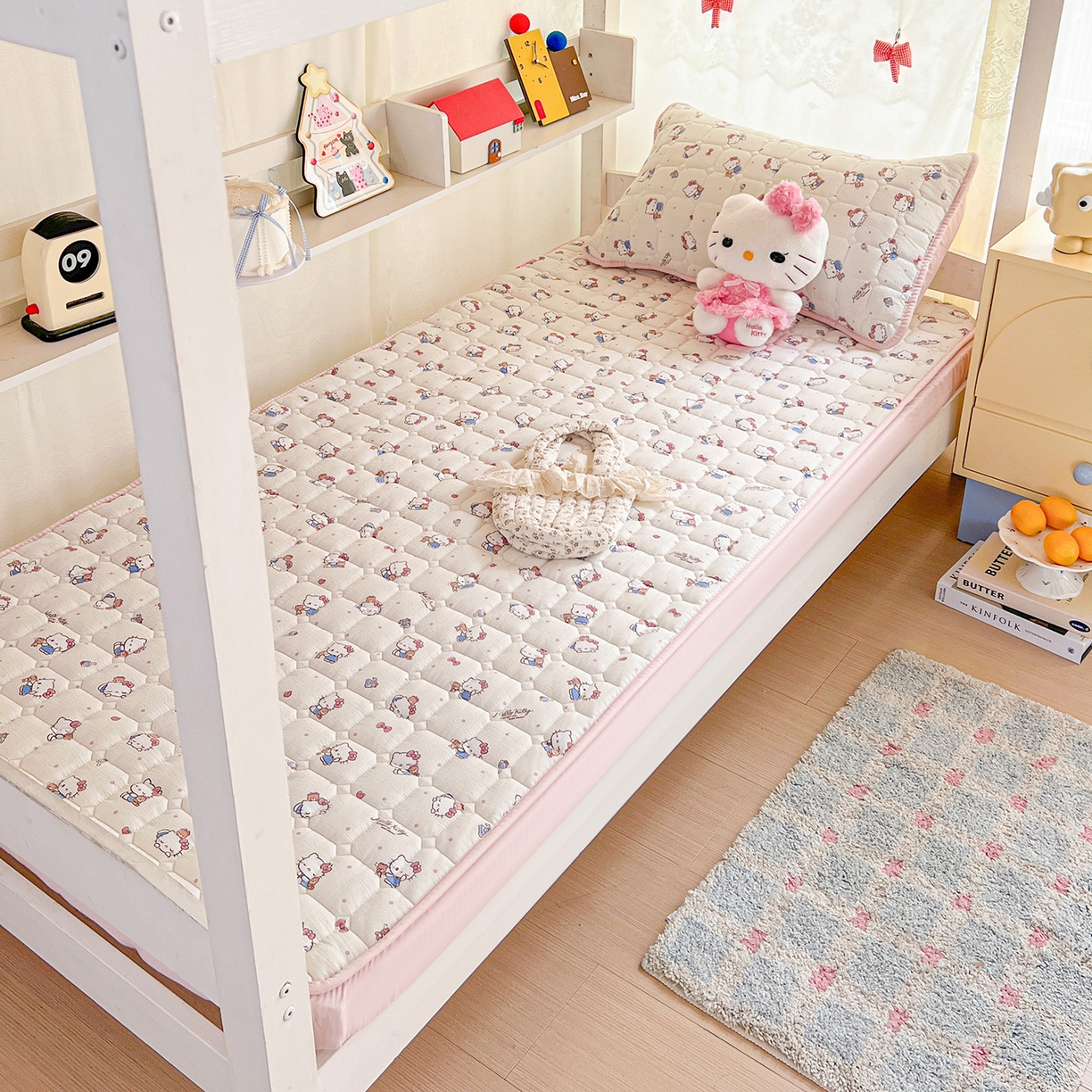 91家纺网 家纺一手货源 找家纺 星禾优选 2025新款三丽鸥云感双层纱夹棉床笠系列 床笠款-凯蒂与熊