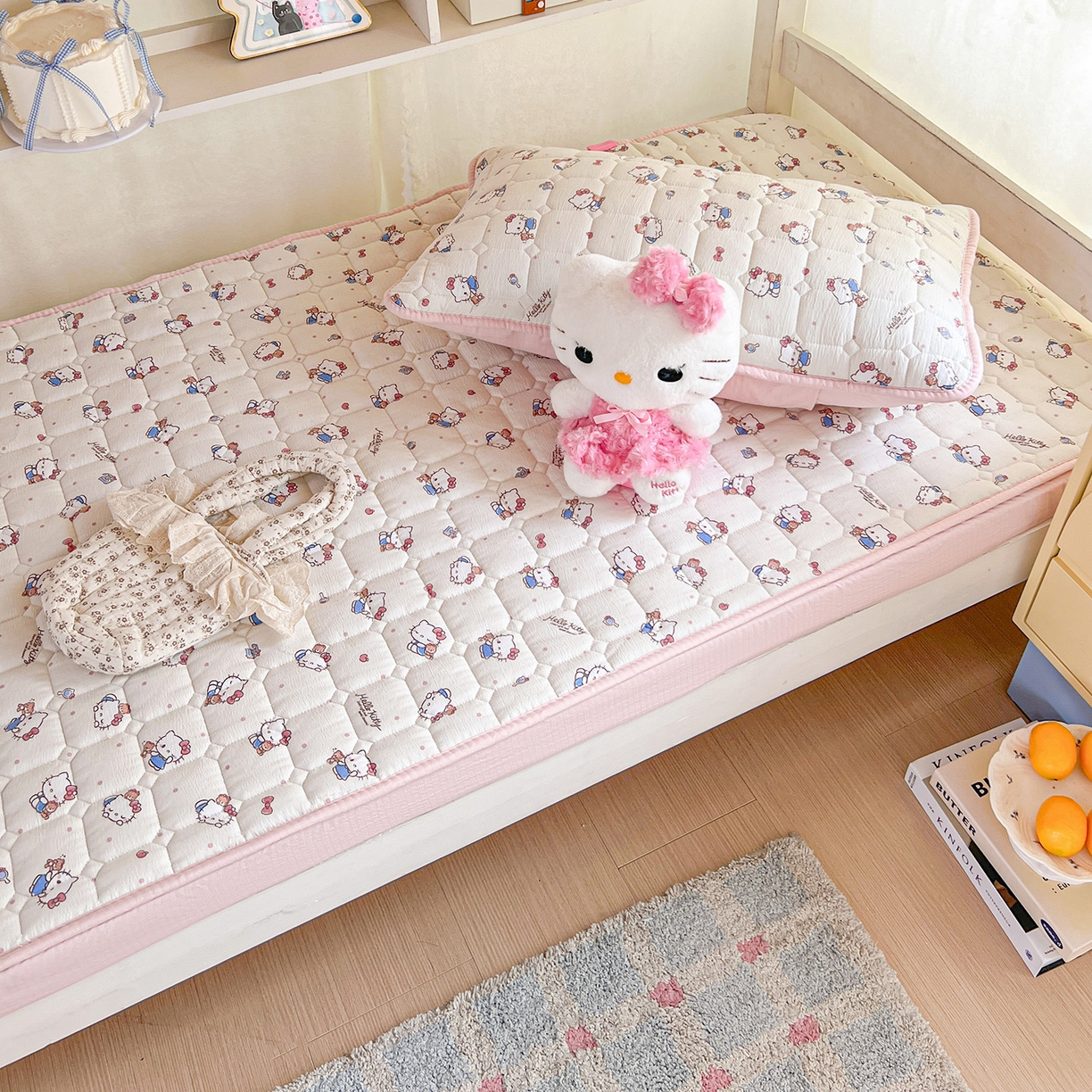 91家纺网 家纺一手货源 找家纺 星禾优选 2025新款三丽鸥云感双层纱夹棉床笠系列 床笠款-凯蒂与熊