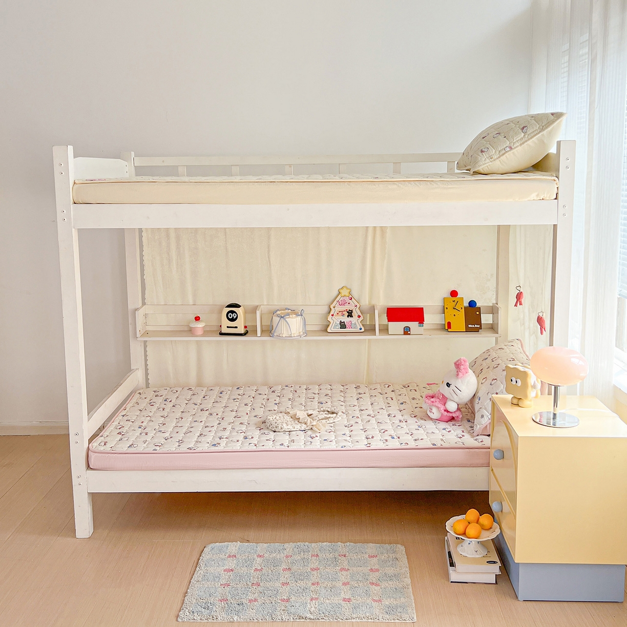 91家纺网 家纺一手货源 找家纺 星禾优选 2025新款三丽鸥云感双层纱夹棉床笠系列 床笠款-凯蒂与熊