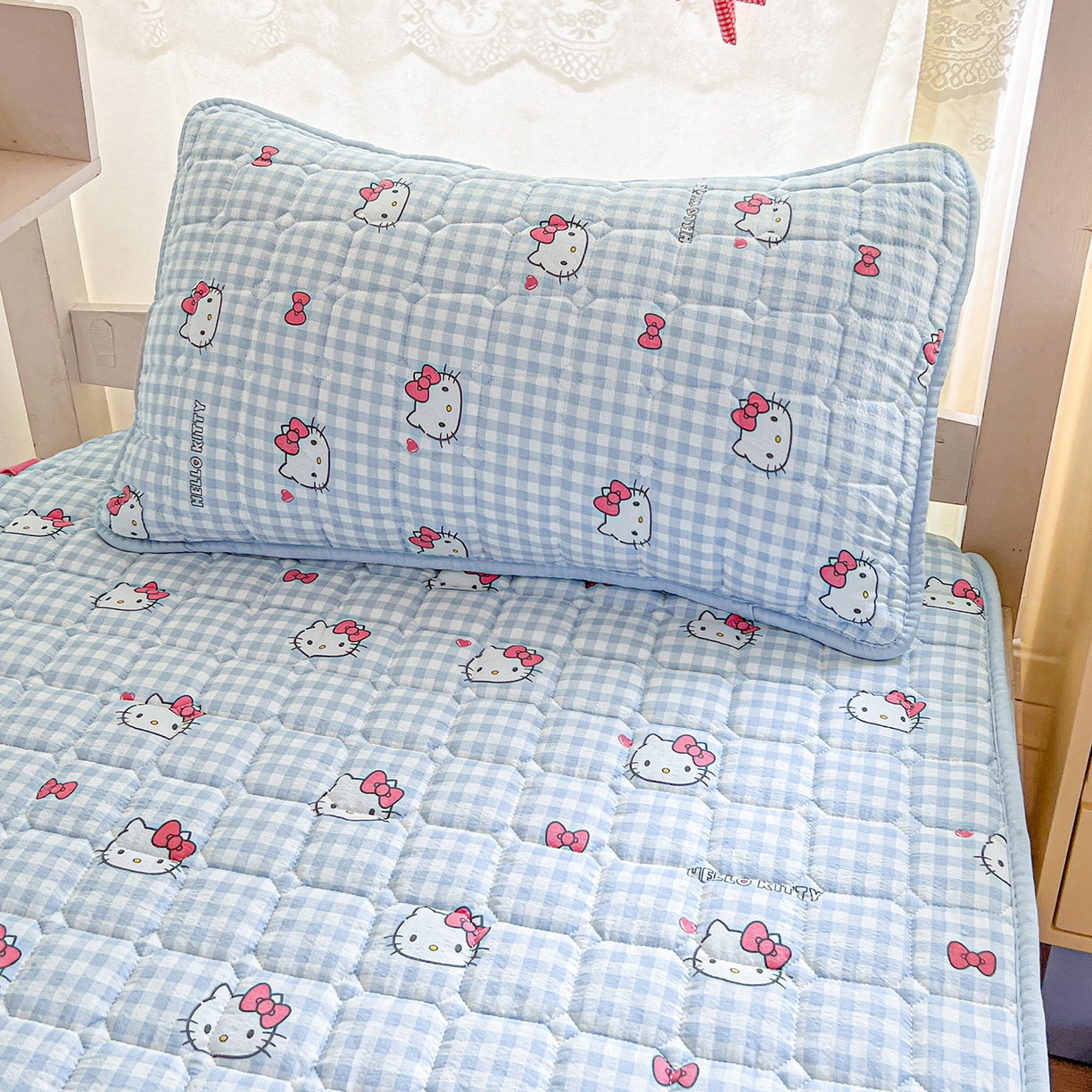 91家纺网 家纺一手货源 找家纺 星禾优选 2025新款三丽鸥云感双层纱夹棉床笠系列 床笠款-胡须蓝kt