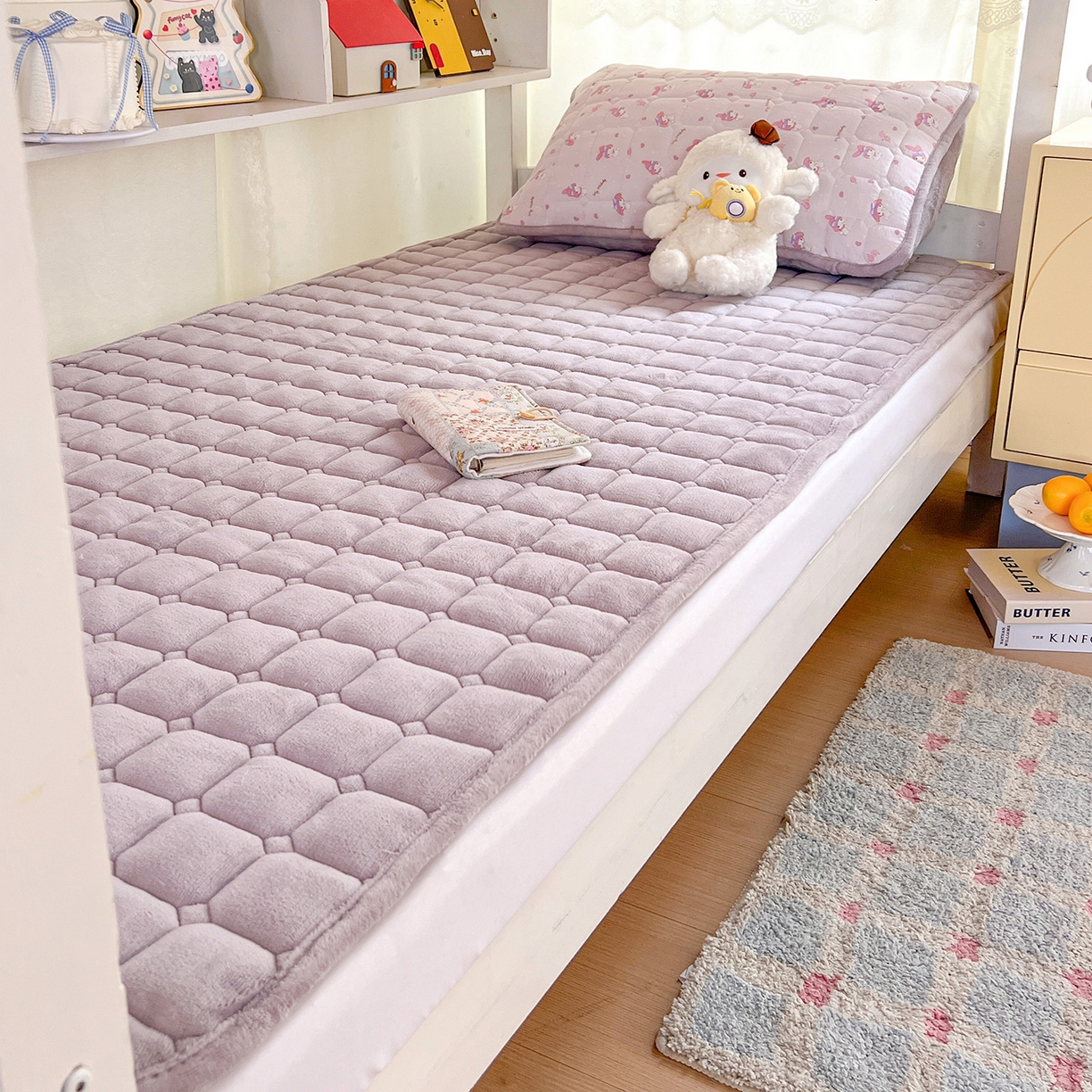 91家纺网 家纺一手货源 找家纺 星禾优选 2025新款三丽鸥云感双层纱牛奶绒夹棉床垫平铺款 平铺款-糯叽美乐蒂