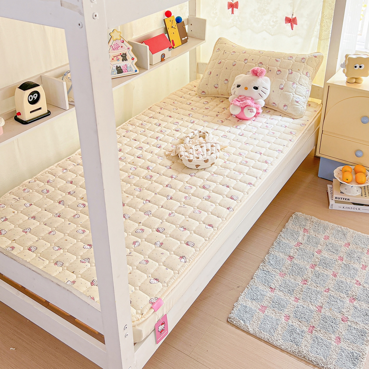 91家纺网 家纺一手货源 找家纺 星禾优选 2025新款三丽鸥云感双层纱夹棉床笠系列 床笠款-彩带凯蒂