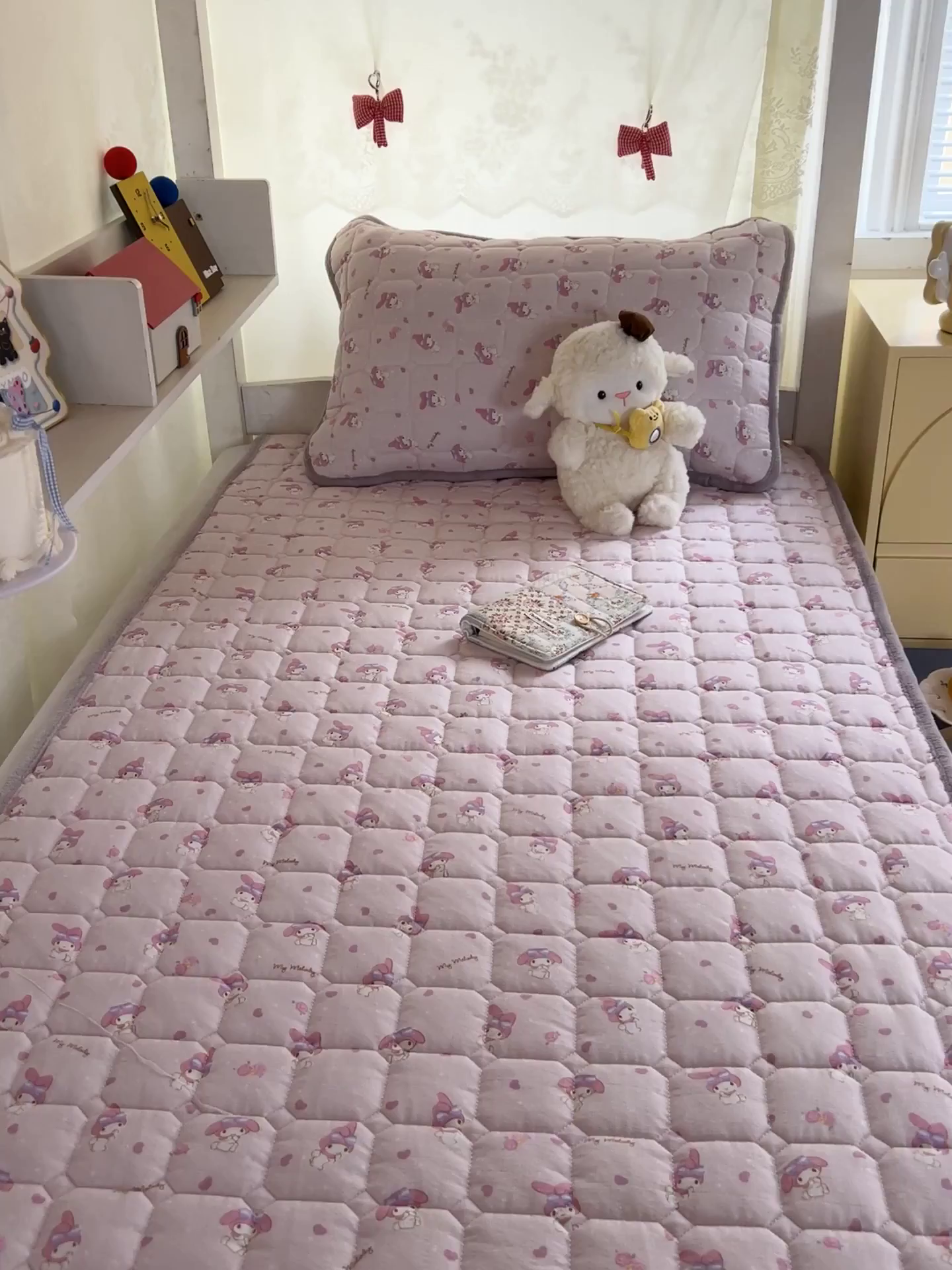 91家纺网 家纺一手货源 找家纺 星禾优选 2025新款三丽鸥云感双层纱牛奶绒夹棉床垫平铺款 平铺款-糯叽美乐蒂