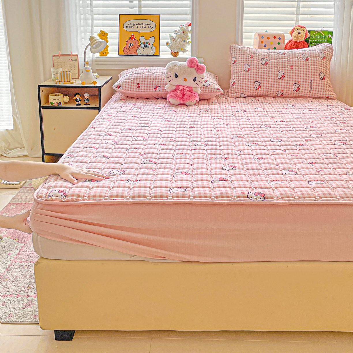 91家纺网 家纺一手货源 找家纺 星禾优选 2025新款三丽鸥云感双层纱夹棉床笠系列-大床款 床笠款-胡须粉kt