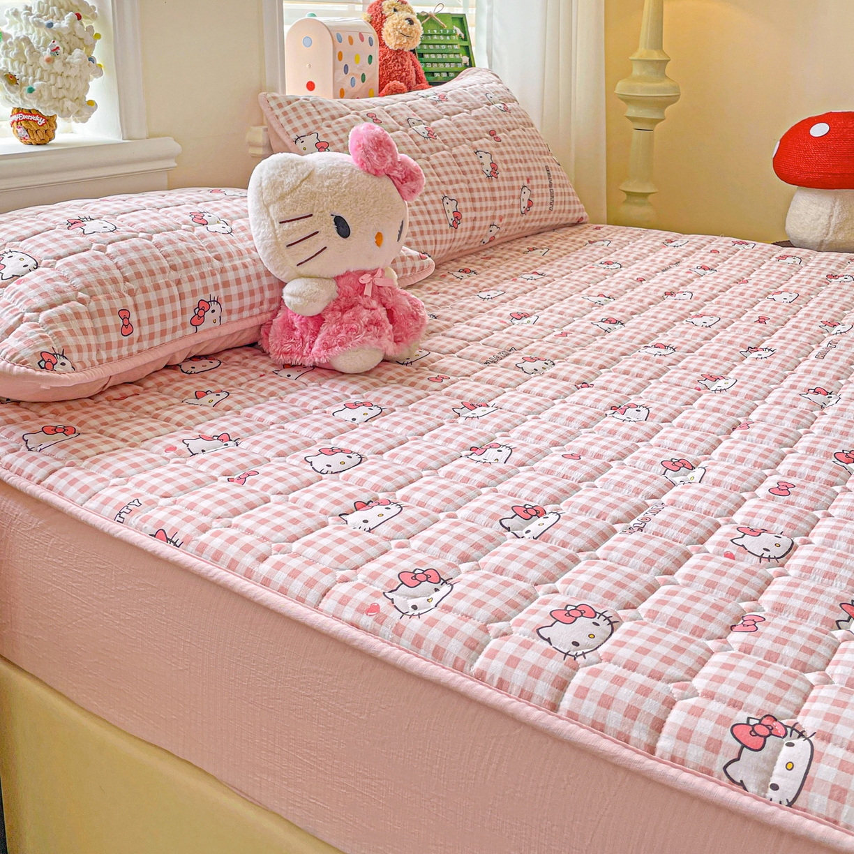 91家纺网 家纺一手货源 找家纺 星禾优选 2025新款三丽鸥云感双层纱夹棉床笠系列-大床款 床笠款-胡须粉kt