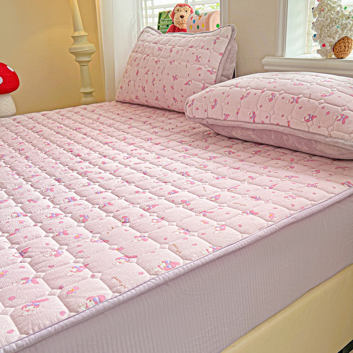 91家纺网 家纺一手货源 找家纺 星禾优选 2025新款三丽鸥云感双层纱夹棉床笠系列-大床款 床笠款-糯叽美乐蒂