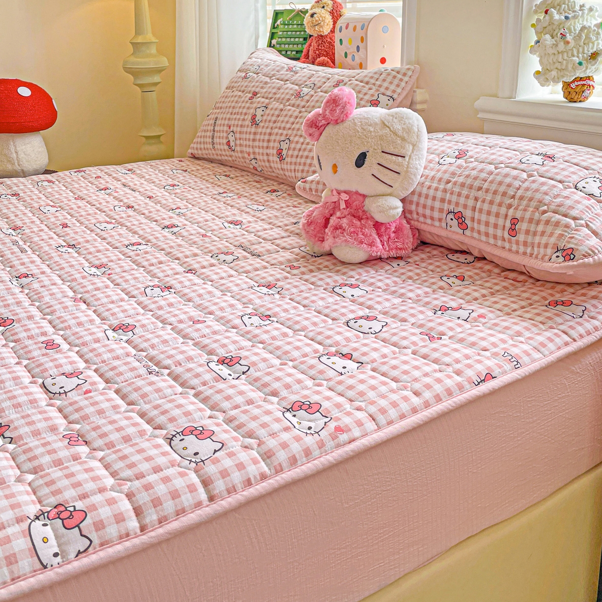 91家纺网 家纺一手货源 找家纺 星禾优选 2025新款三丽鸥云感双层纱夹棉床笠系列-大床款 床笠款-胡须粉kt