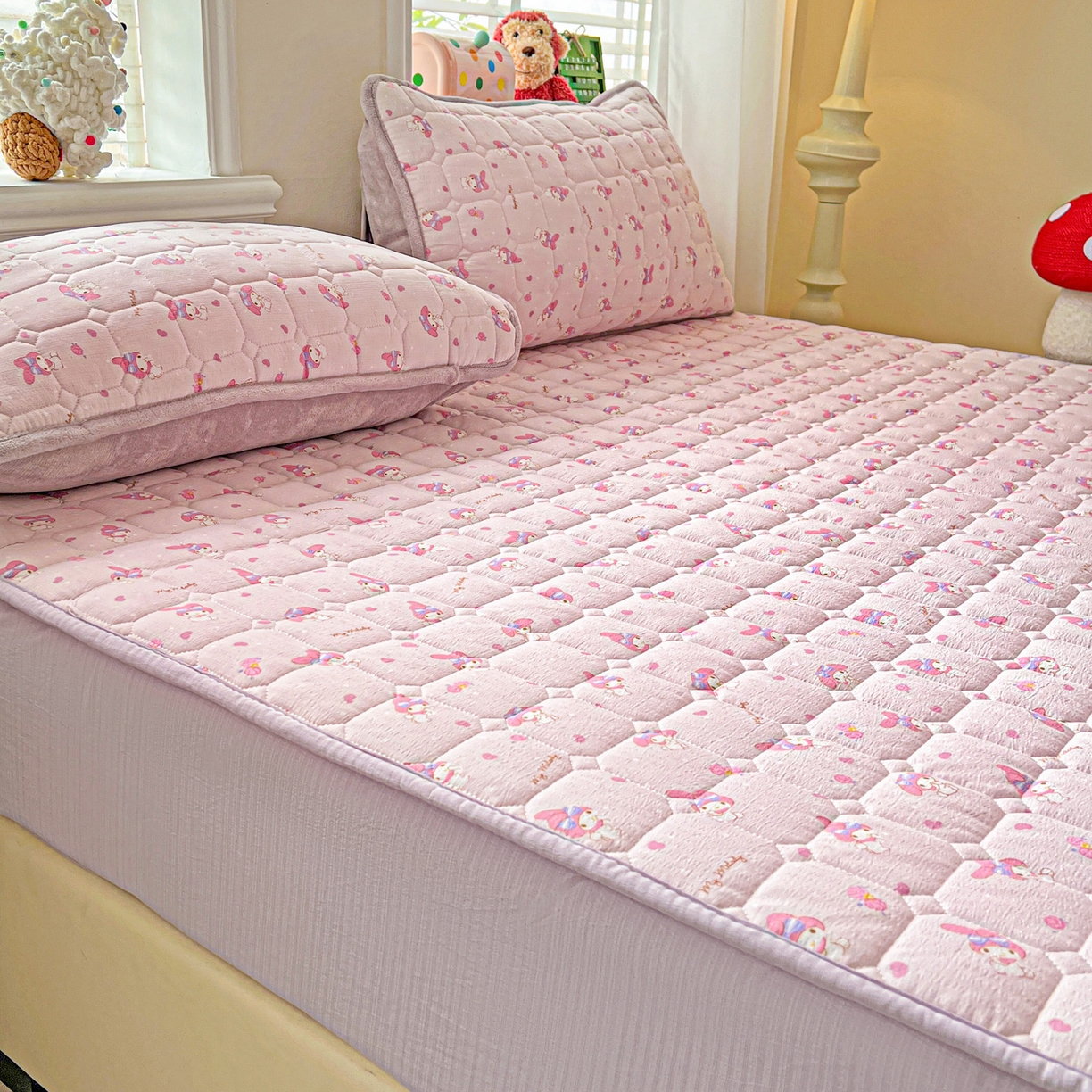 91家纺网 家纺一手货源 找家纺 星禾优选 2025新款三丽鸥云感双层纱夹棉床笠系列-大床款 床笠款-糯叽美乐蒂