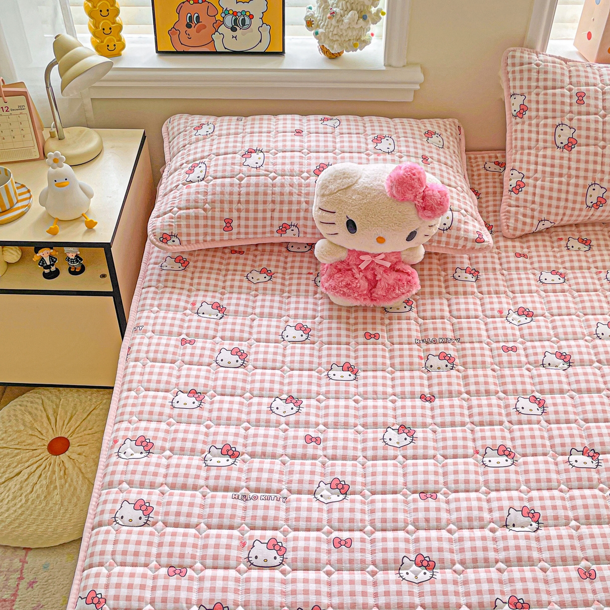 91家纺网 家纺一手货源 找家纺 星禾优选 2025新款三丽鸥云感双层纱夹棉床笠系列-大床款 床笠款-胡须粉kt