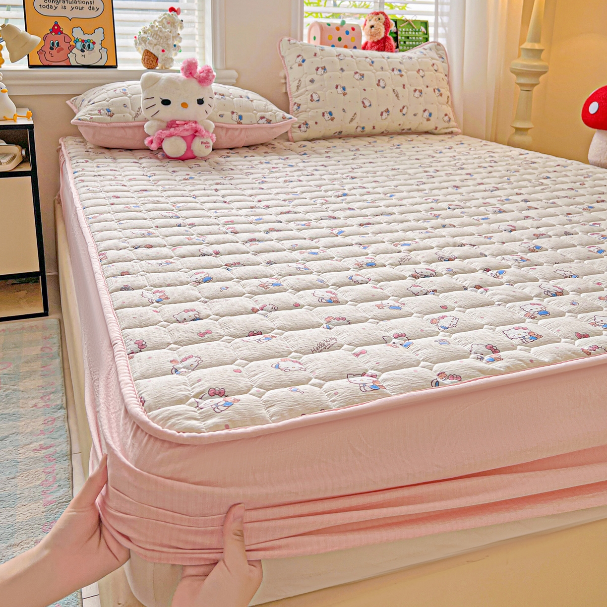 91家纺网 家纺一手货源 找家纺 星禾优选 2025新款三丽鸥云感双层纱夹棉床笠系列-大床款 床笠款-凯蒂与熊