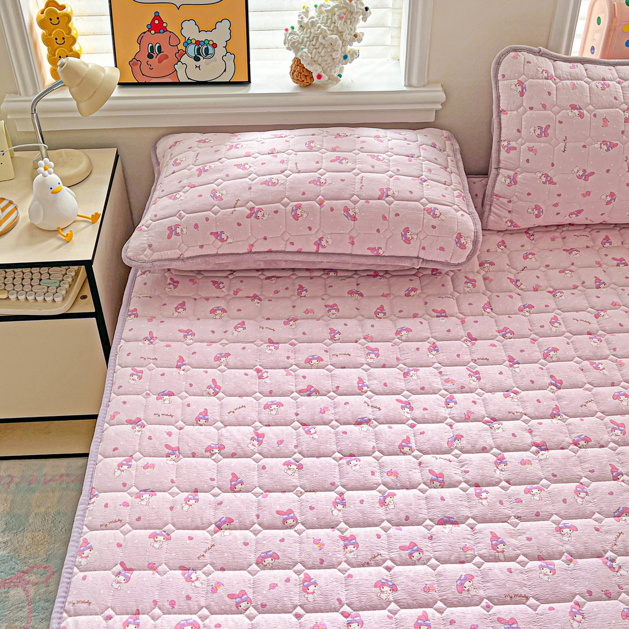 91家纺网 家纺一手货源 找家纺 星禾优选 2025新款三丽鸥云感双层纱夹棉床笠系列-大床款 床笠款-糯叽美乐蒂