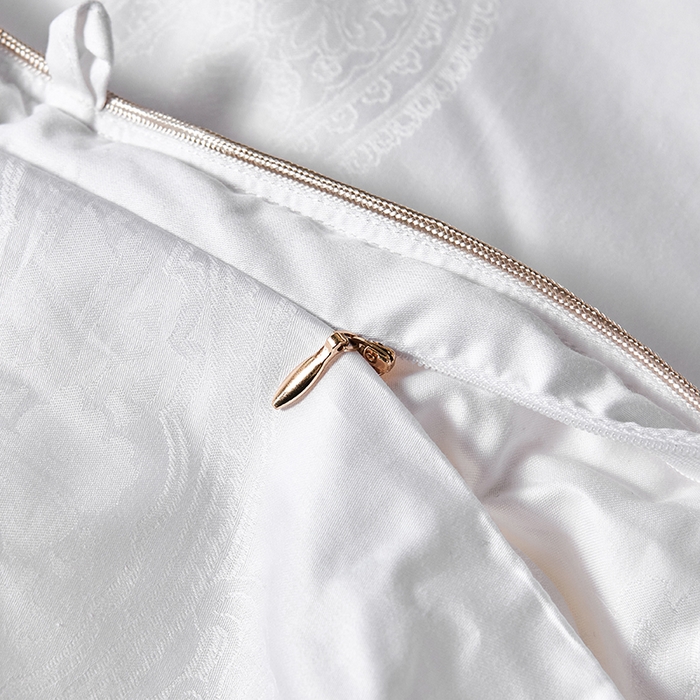 91家纺网 家纺一手货源 找家纺 蚕云阁蚕丝家居 2025新款舒适保暖被子被芯-英伦之曲 英伦之曲-白色双宫桑蚕丝