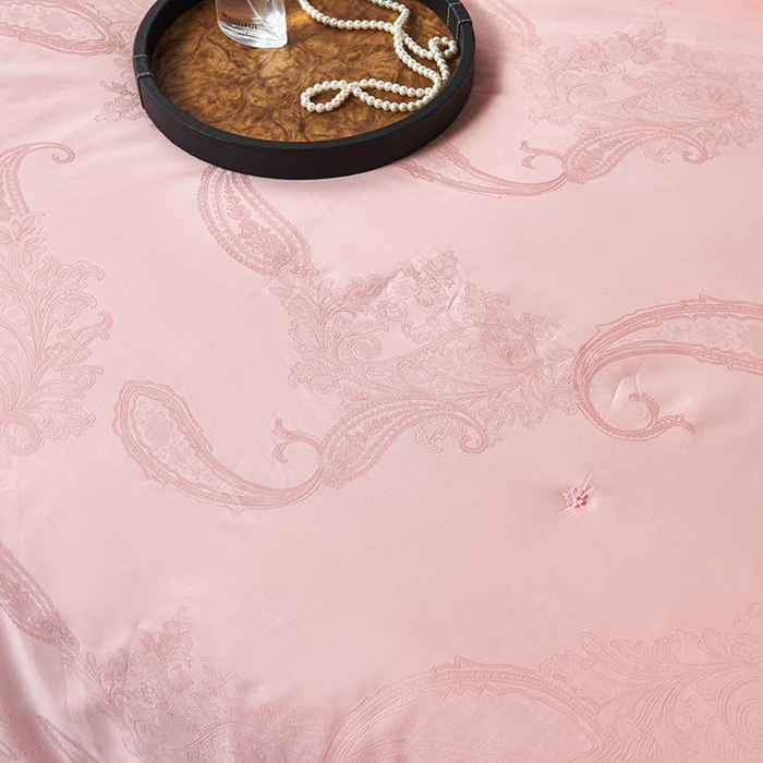 91家纺网 家纺一手货源 找家纺 蚕云阁蚕丝家居 2025新款舒适保暖被子被芯-英伦之曲 英伦之曲-粉色双宫桑蚕丝