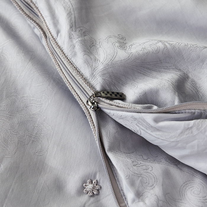 91家纺网 家纺一手货源 找家纺 蚕云阁蚕丝家居 2025新款舒适保暖被子被芯-英伦之曲 英伦之曲-灰色双宫桑蚕丝