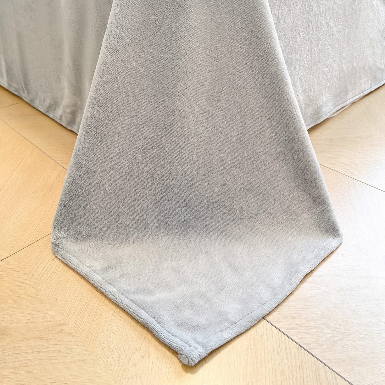 91家纺网 家纺一手货源 找家纺 如一 2025新款200克缸染高克重精绣牛奶绒四件套 绒-卡皮巴拉-杏灰