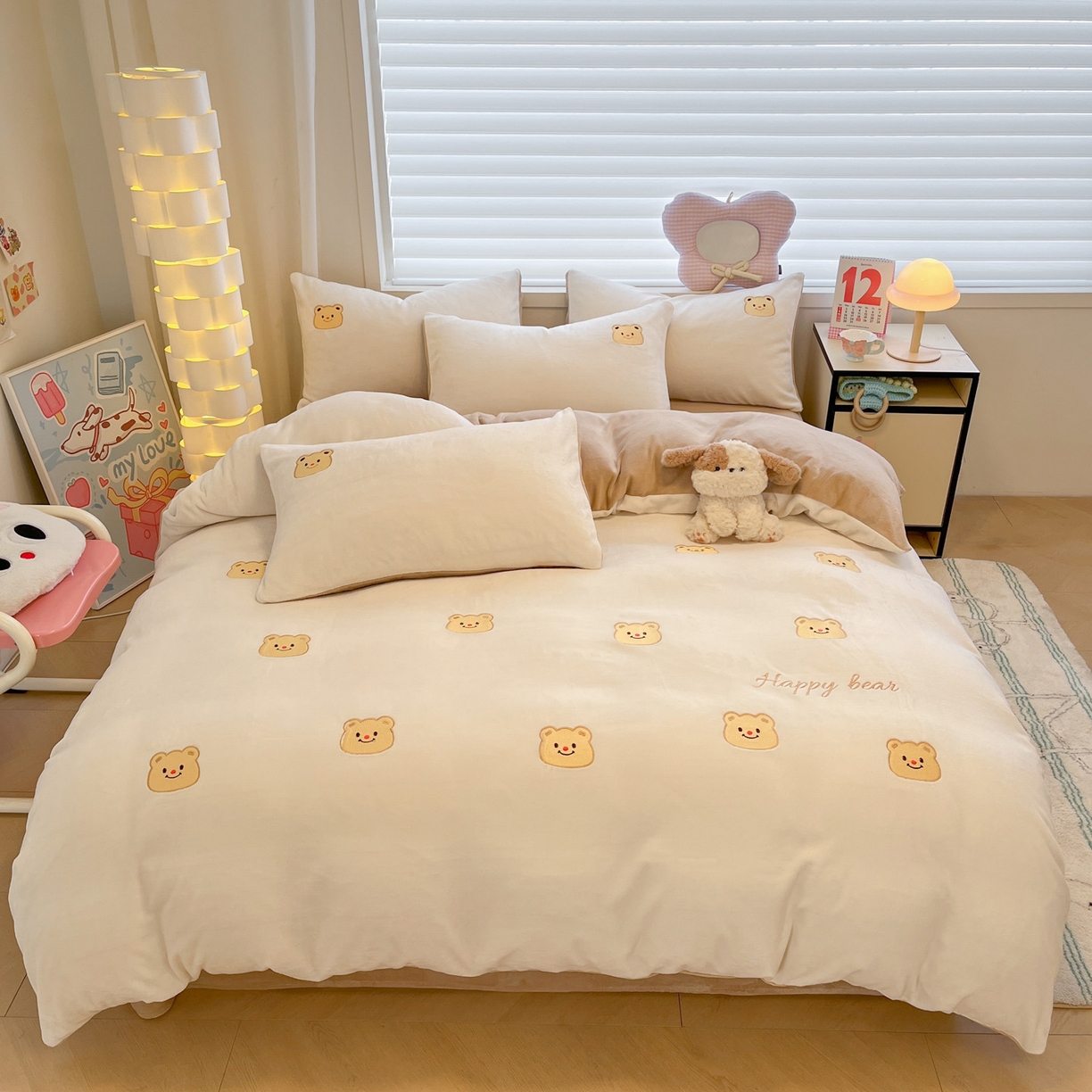 91家纺网 家纺一手货源 找家纺 如一 2025新款200克缸染高克重精绣牛奶绒四件套 绒-奶油熊-白咖