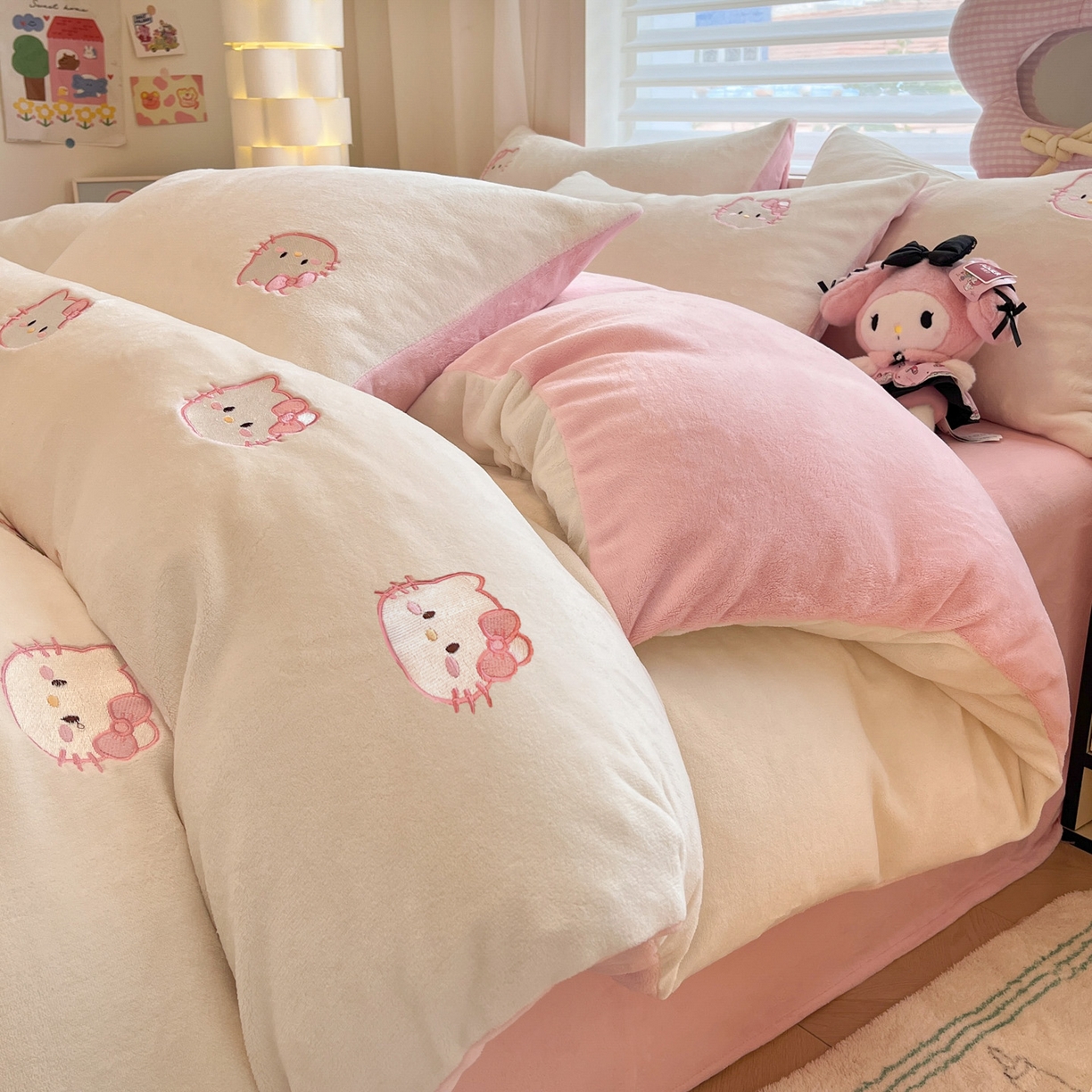 如一 2025新款200克缸染高克重精绣牛奶绒四件套 绒-甜心猫-白粉