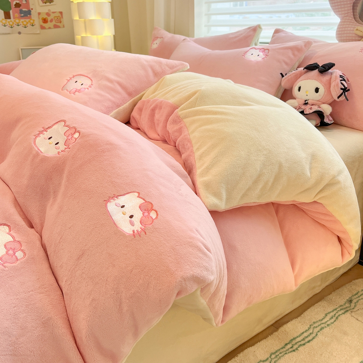 如一 2025新款200克缸染高克重精绣牛奶绒四件套 绒-甜心猫-粉米
