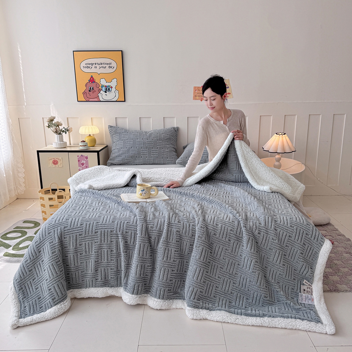 91家纺网 家纺一手货源 找家纺 牛魔王家居 2025新款华夫格提花双面绒毛毯羊羔绒毯子外贸跨境专供 绒毯系列-冷灰