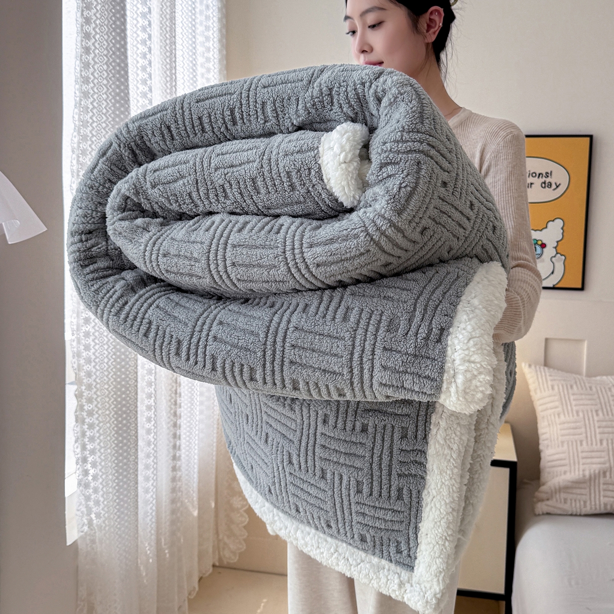 91家纺网 家纺一手货源 找家纺 牛魔王家居 2025新款华夫格提花双面绒毛毯羊羔绒毯子外贸跨境专供 绒毯系列-冷灰