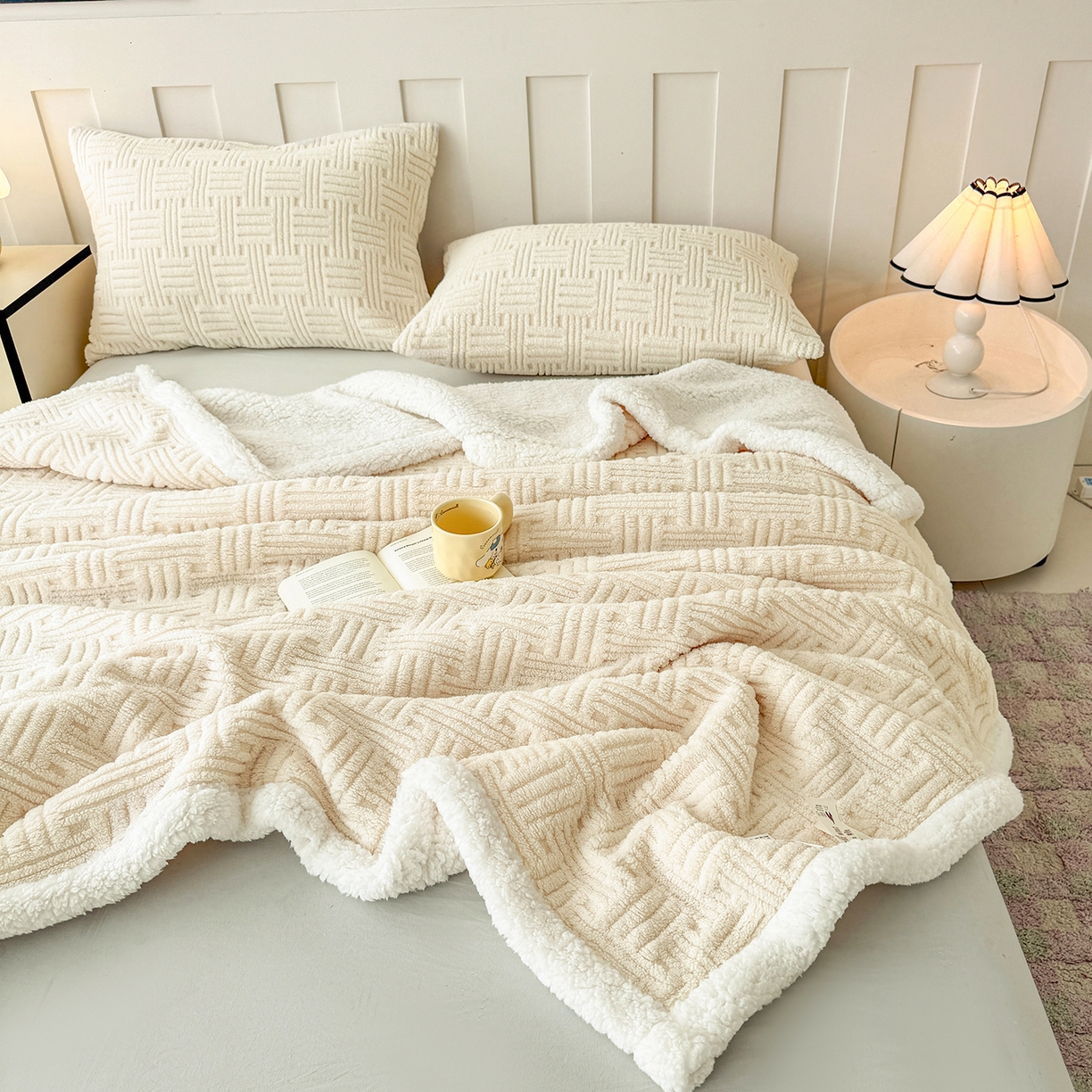 91家纺网 家纺一手货源 找家纺 牛魔王家居 2025新款华夫格提花双面绒毛毯羊羔绒毯子外贸跨境专供 绒毯系列-奶白