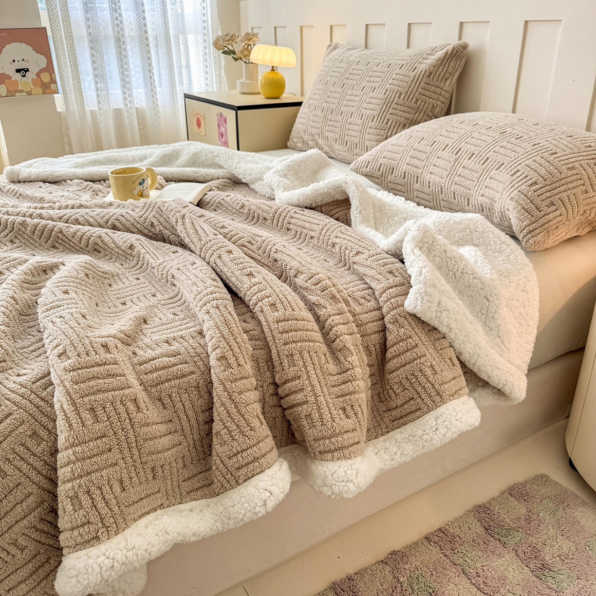 91家纺网 家纺一手货源 找家纺 牛魔王家居 2025新款华夫格提花双面绒毛毯羊羔绒毯子外贸跨境专供 绒毯系列-卡其色