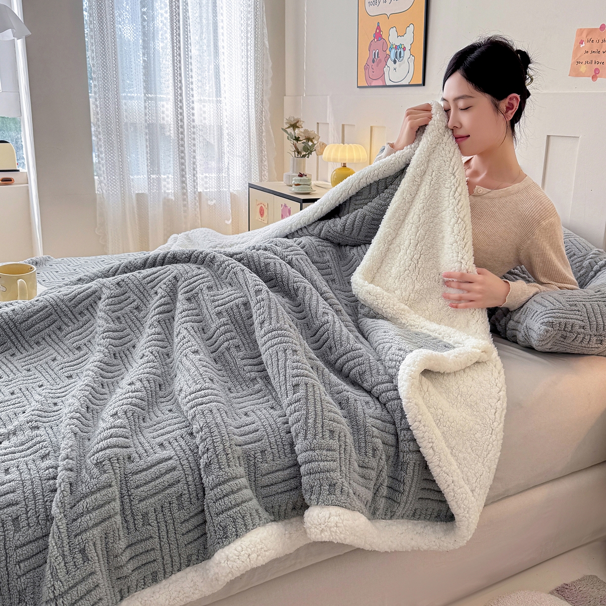 91家纺网 家纺一手货源 找家纺 牛魔王家居 2025新款华夫格提花双面绒毛毯羊羔绒毯子外贸跨境专供 绒毯系列-冷灰