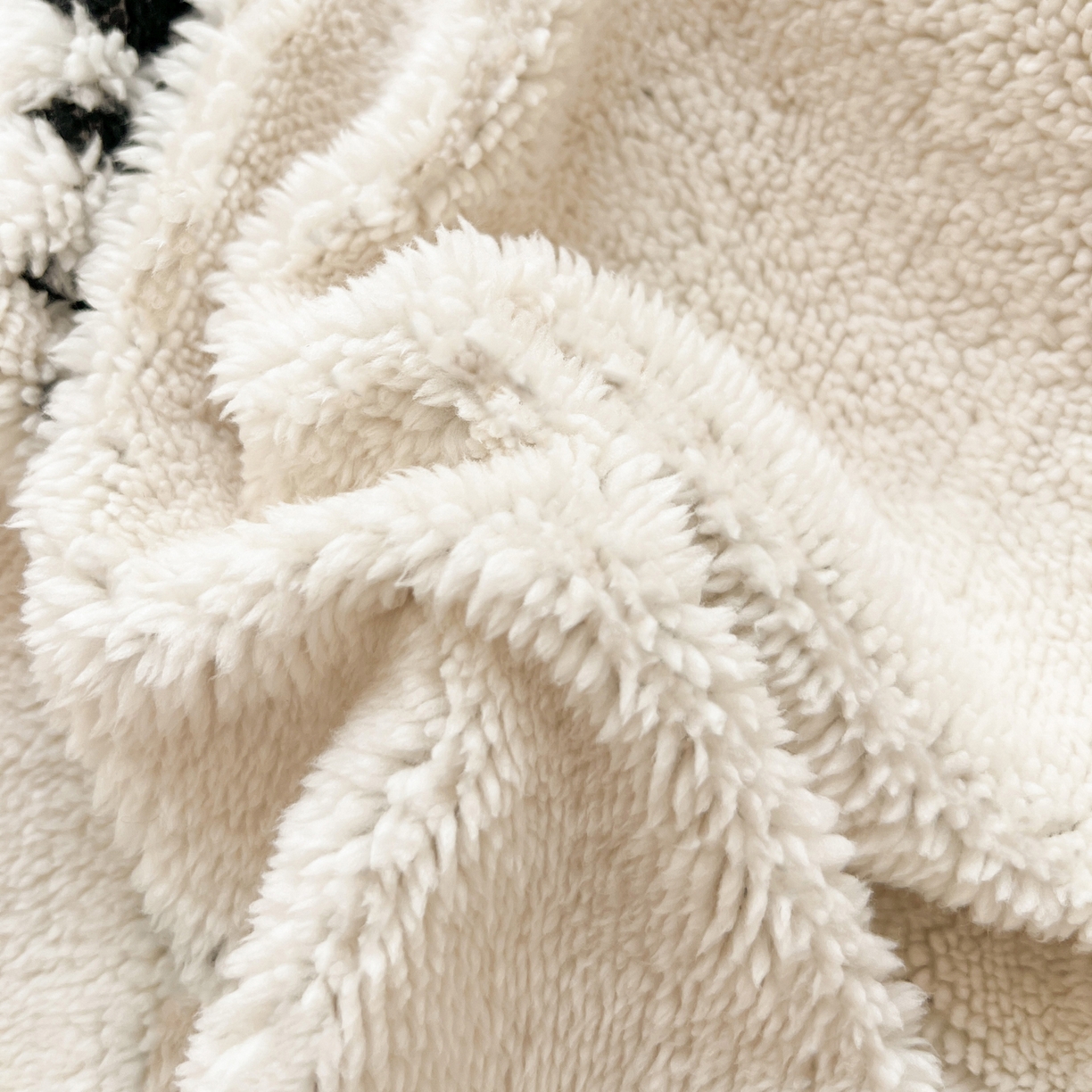 91家纺网 家纺一手货源 找家纺 寐居家纺 2025新款A类多功能北极绒毛毯 几何秘境