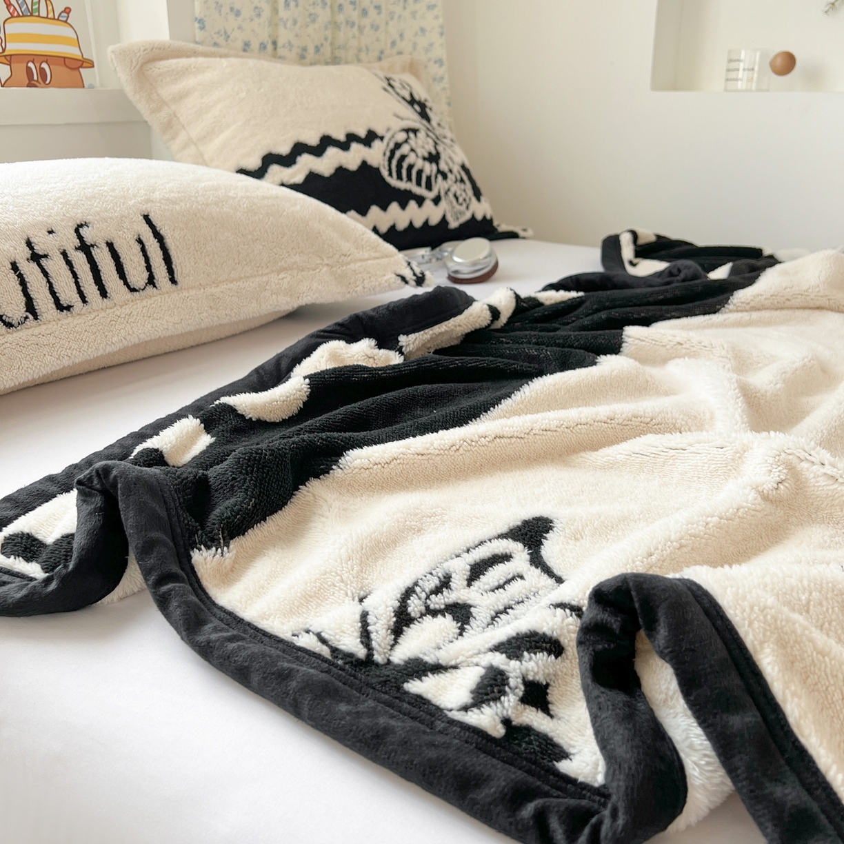 91家纺网 家纺一手货源 找家纺 寐居家纺 2025新款A类多功能北极绒毛毯 蝶舞雅韵