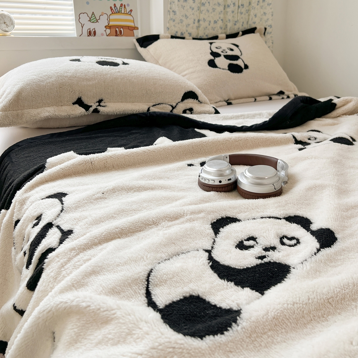 91家纺网 家纺一手货源 找家纺 寐居家纺 2025新款A类多功能北极绒毛毯 可爱萌熊