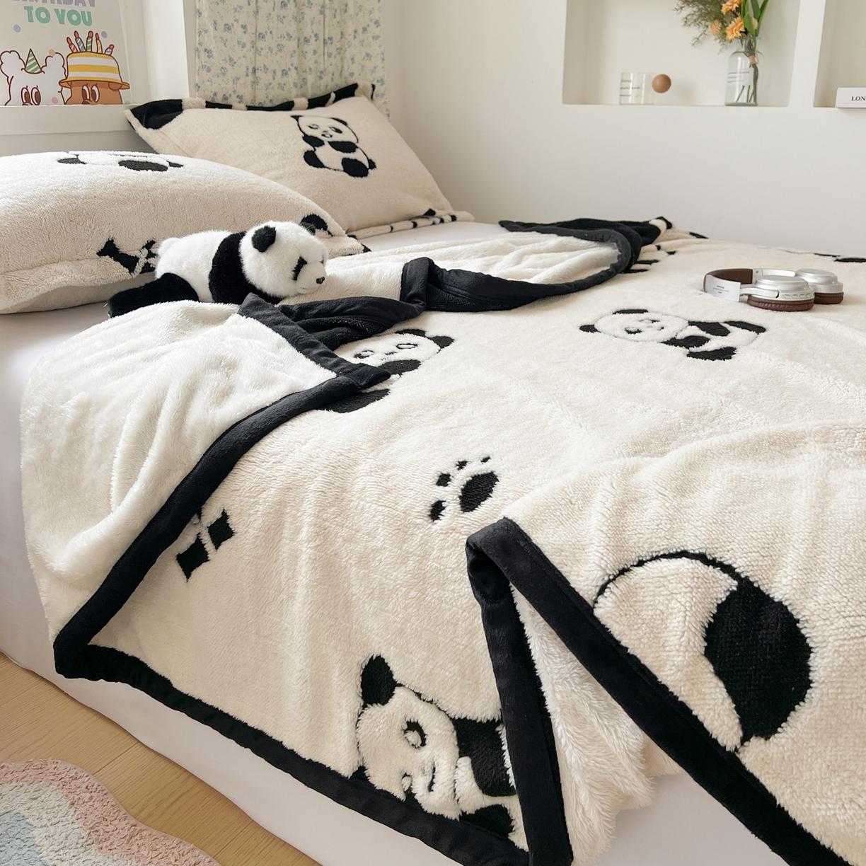 91家纺网 家纺一手货源 找家纺 寐居家纺 2025新款A类多功能北极绒毛毯 可爱萌熊