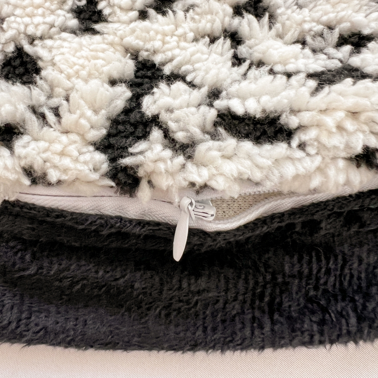 91家纺网 家纺一手货源 找家纺 寐居家纺 2025新款A类多功能北极绒毛毯 墨影松雪