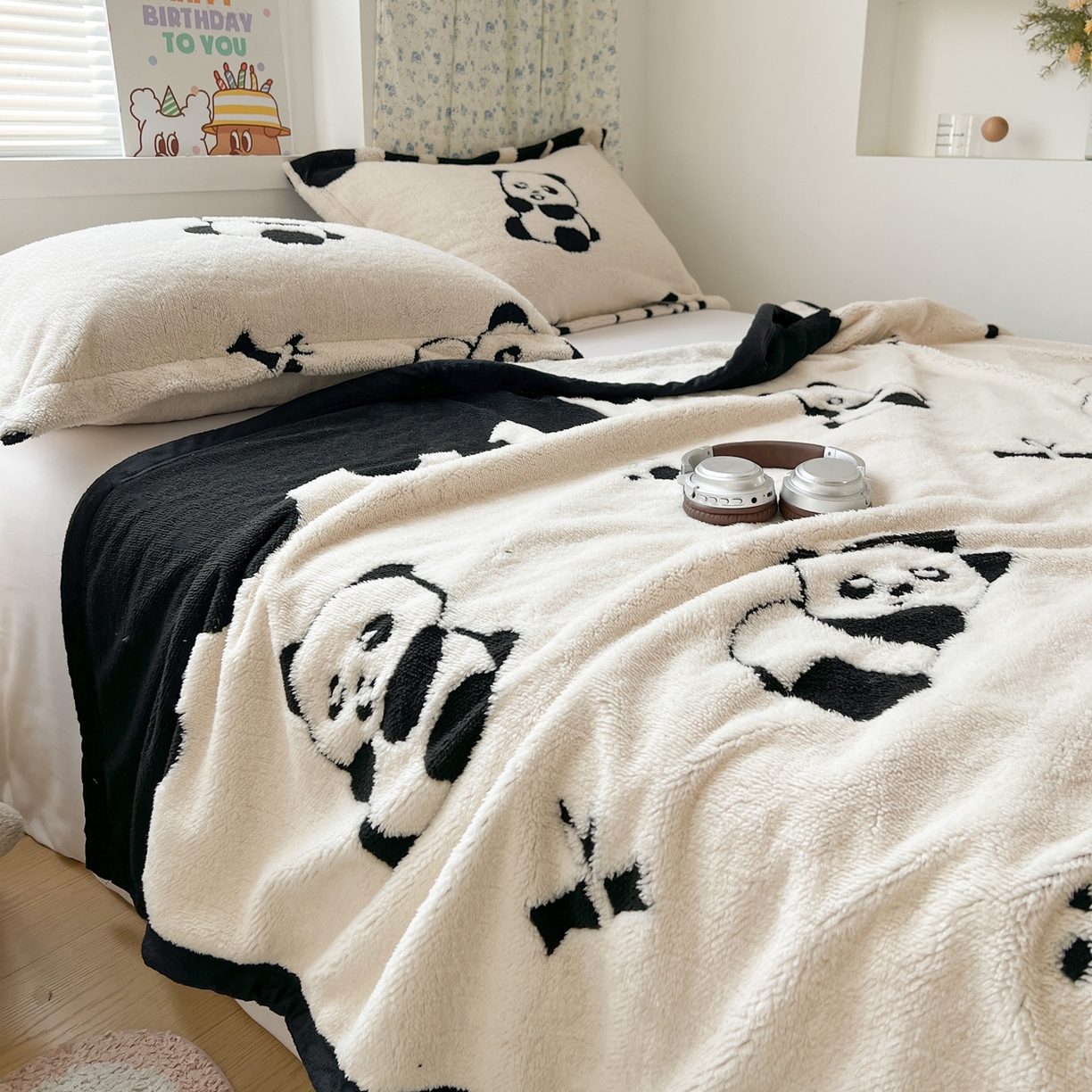 91家纺网 家纺一手货源 找家纺 寐居家纺 2025新款A类多功能北极绒毛毯 可爱萌熊