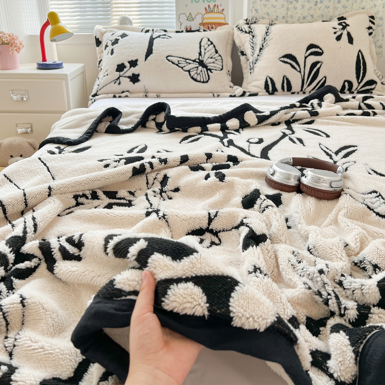 91家纺网 家纺一手货源 找家纺 寐居家纺 2025新款A类多功能北极绒毛毯 山野暮色