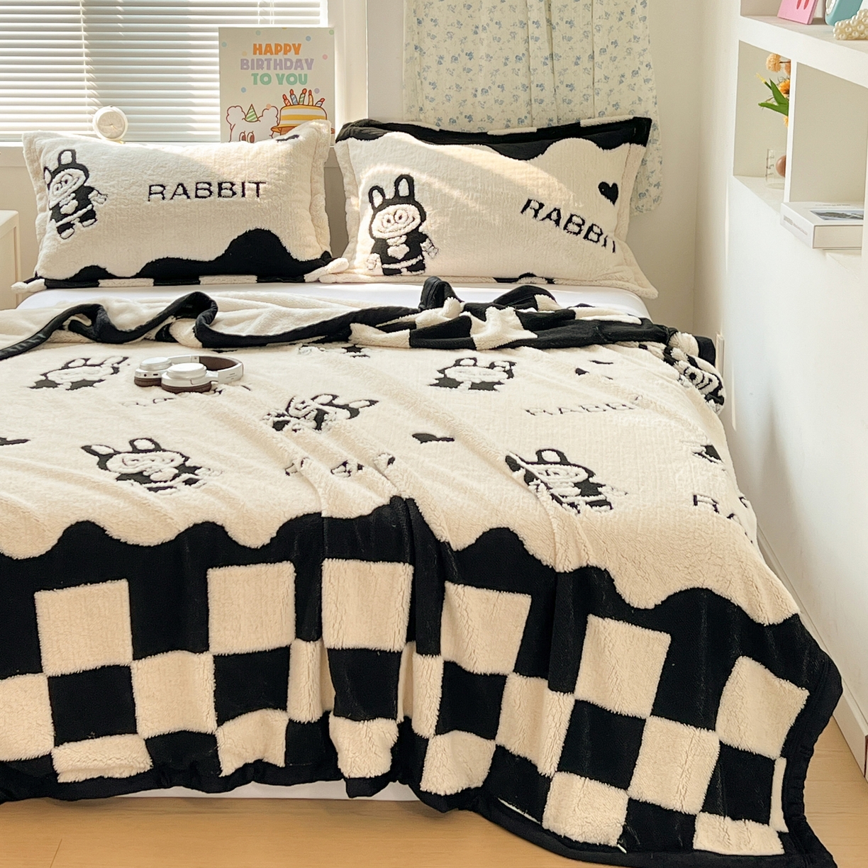 91家纺网 家纺一手货源 找家纺 寐居家纺 2025新款A类多功能北极绒毛毯 黑白布布