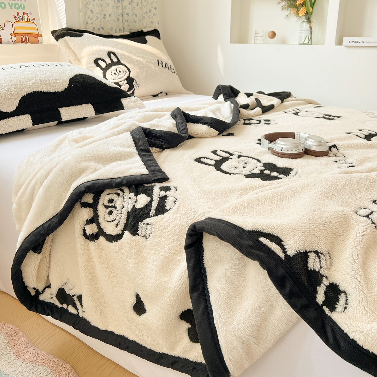 91家纺网 家纺一手货源 找家纺 寐居家纺 2025新款A类多功能北极绒毛毯 黑白布布