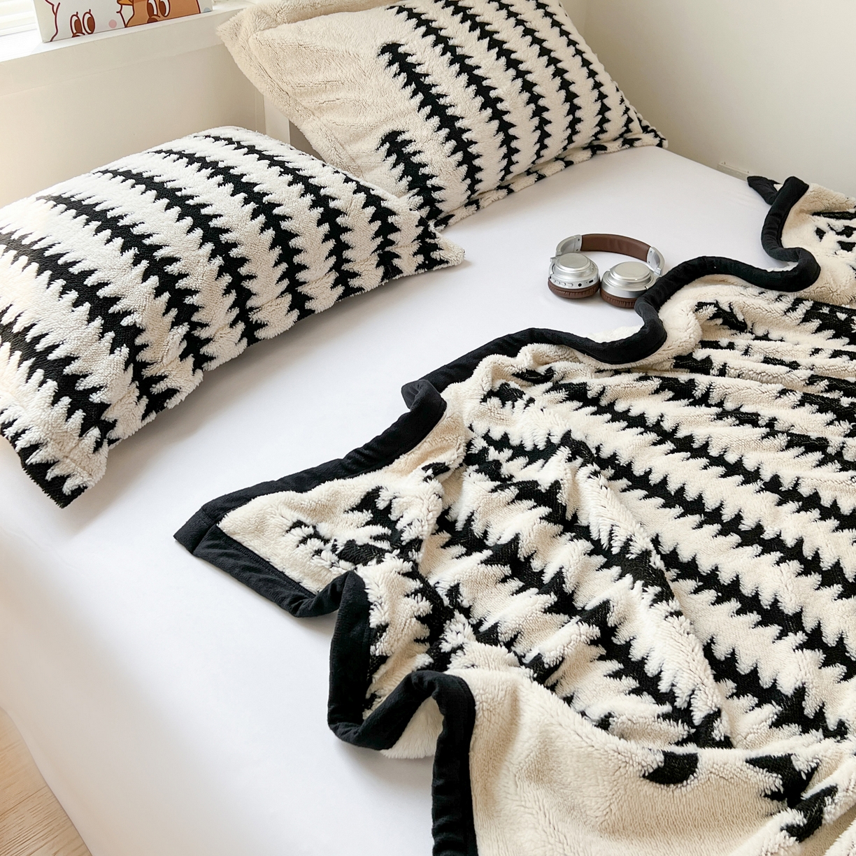 91家纺网 家纺一手货源 找家纺 寐居家纺 2025新款A类多功能北极绒毛毯 几何秘境