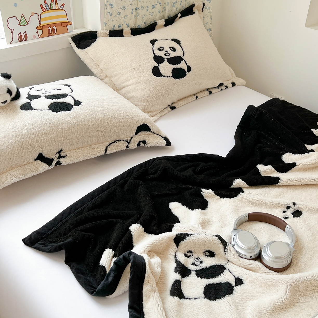 91家纺网 家纺一手货源 找家纺 寐居家纺 2025新款A类多功能北极绒毛毯 可爱萌熊