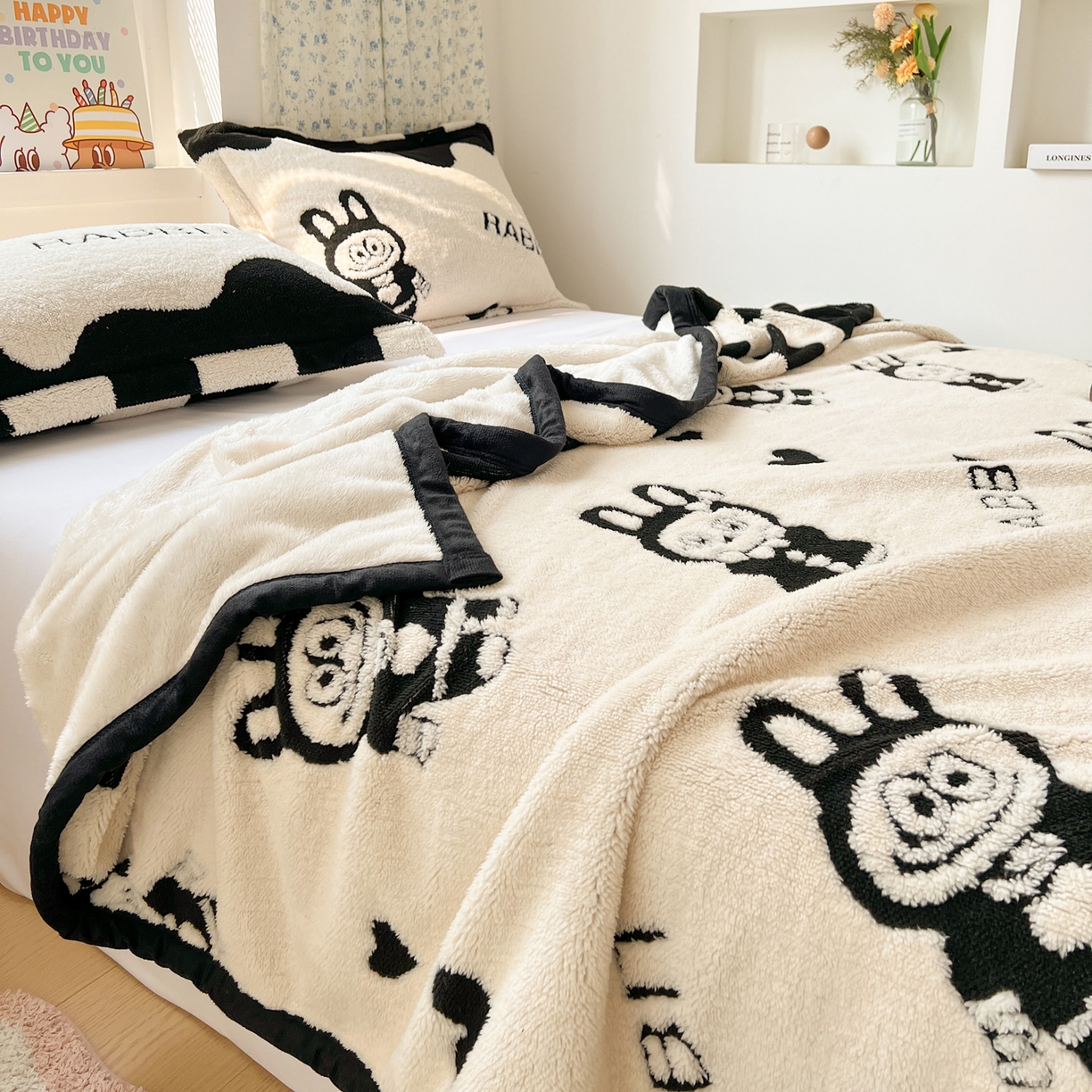 91家纺网 家纺一手货源 找家纺 寐居家纺 2025新款A类多功能北极绒毛毯 黑白布布